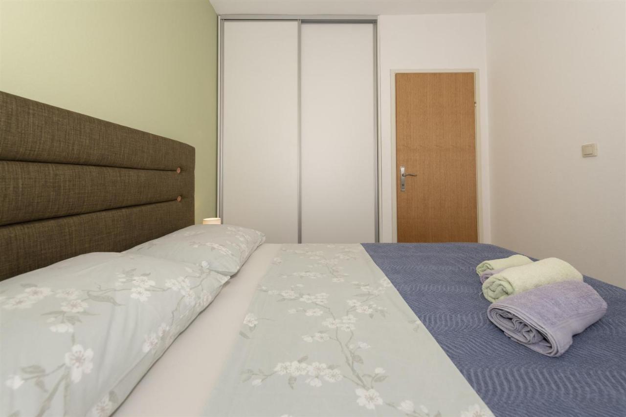 Apartments Max Ražanac 外观 照片